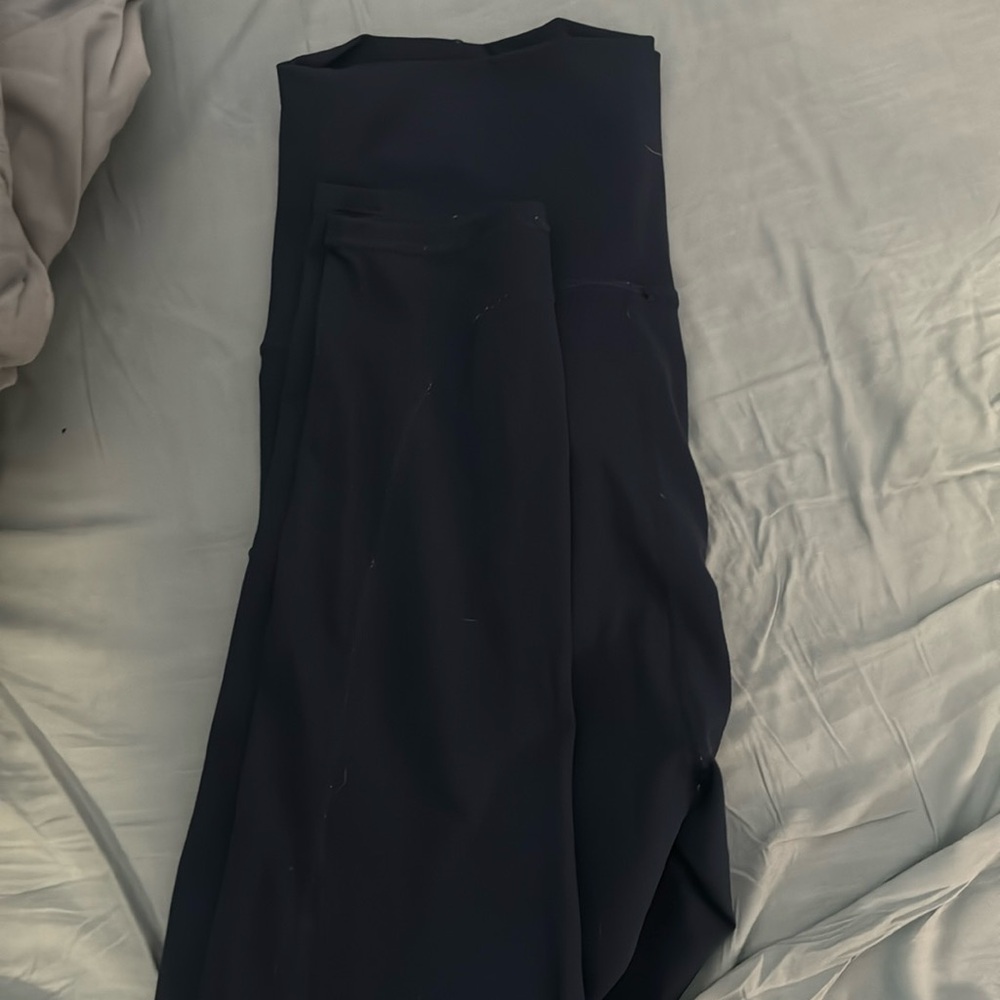 Fabletics Pureluxe maternity legging. Navy color - size medium